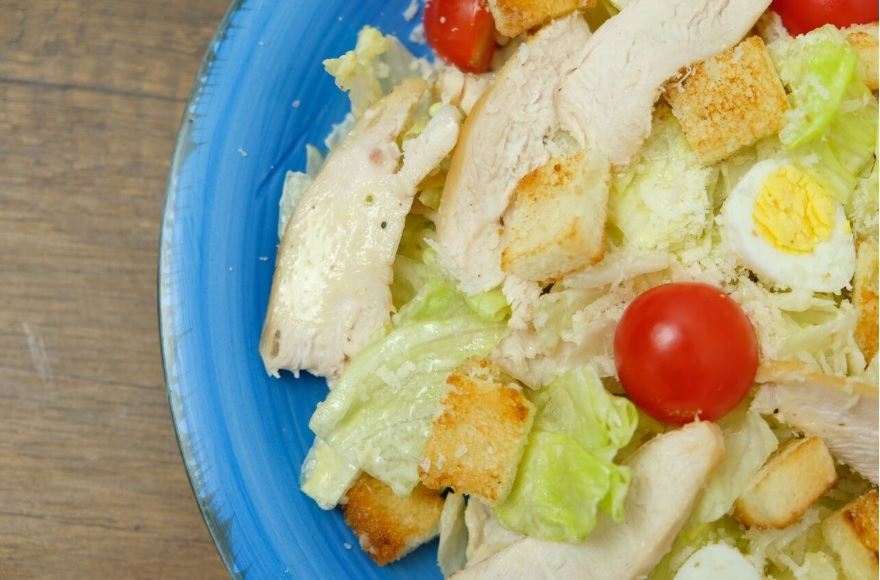 Салат цезарь с курицей классический в домашних условиях рецепт с фото пошагово с айсбергом