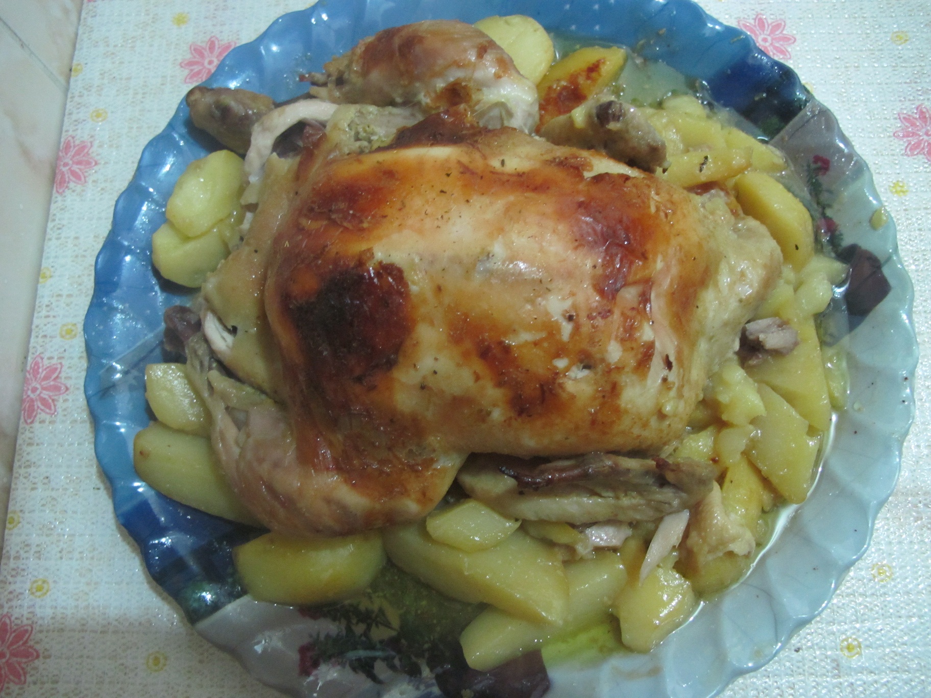 Запечь куриные в пакете. Курица с картошкой в рукаве. Курица с картошкой в духовке в рукаве. Запечь курицу в рукаве.
