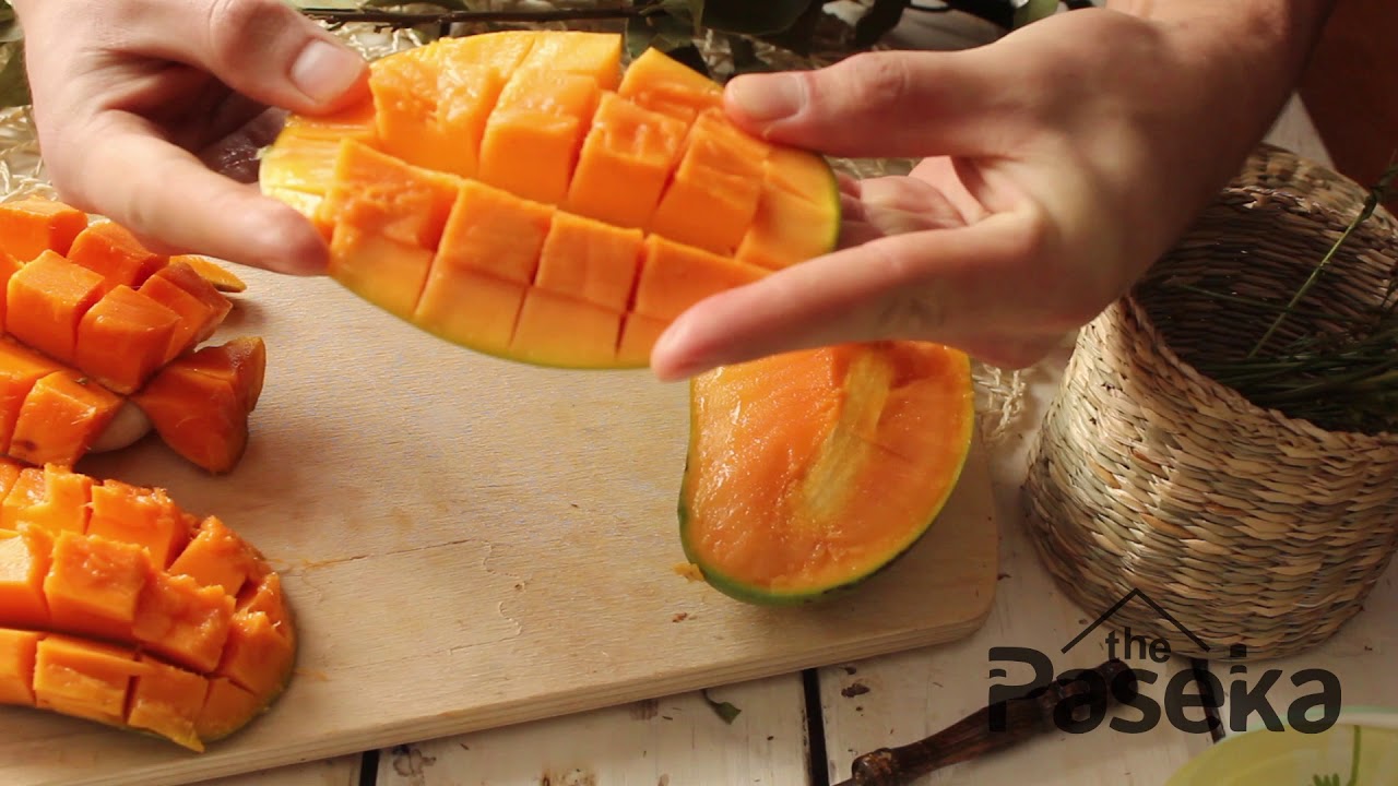 Как правильно разделать манго. Красиво порезать манго. Красивая нарезка манго. Разделать манго. Красиво разрезать манго.