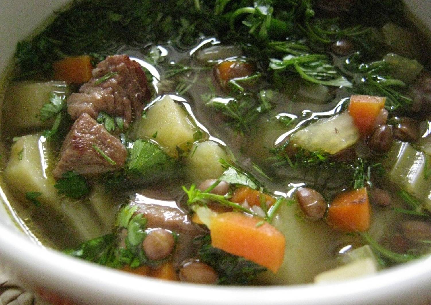 Суп со свининой простой рецепт. Суп со свининой. Суп со свининой и картошкой. Картофельный суп со свининой. Суп на свиной косточке.
