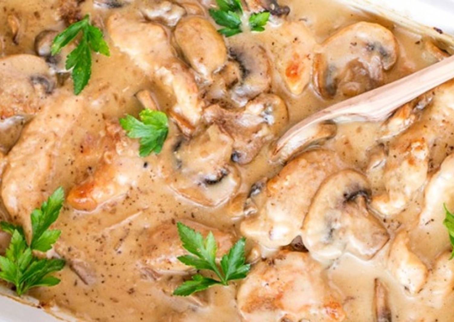 Рецепт курицы в сливочном соусе с грибами с фото на сковороде