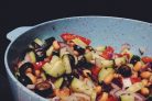 Салат с оливками и фасолью