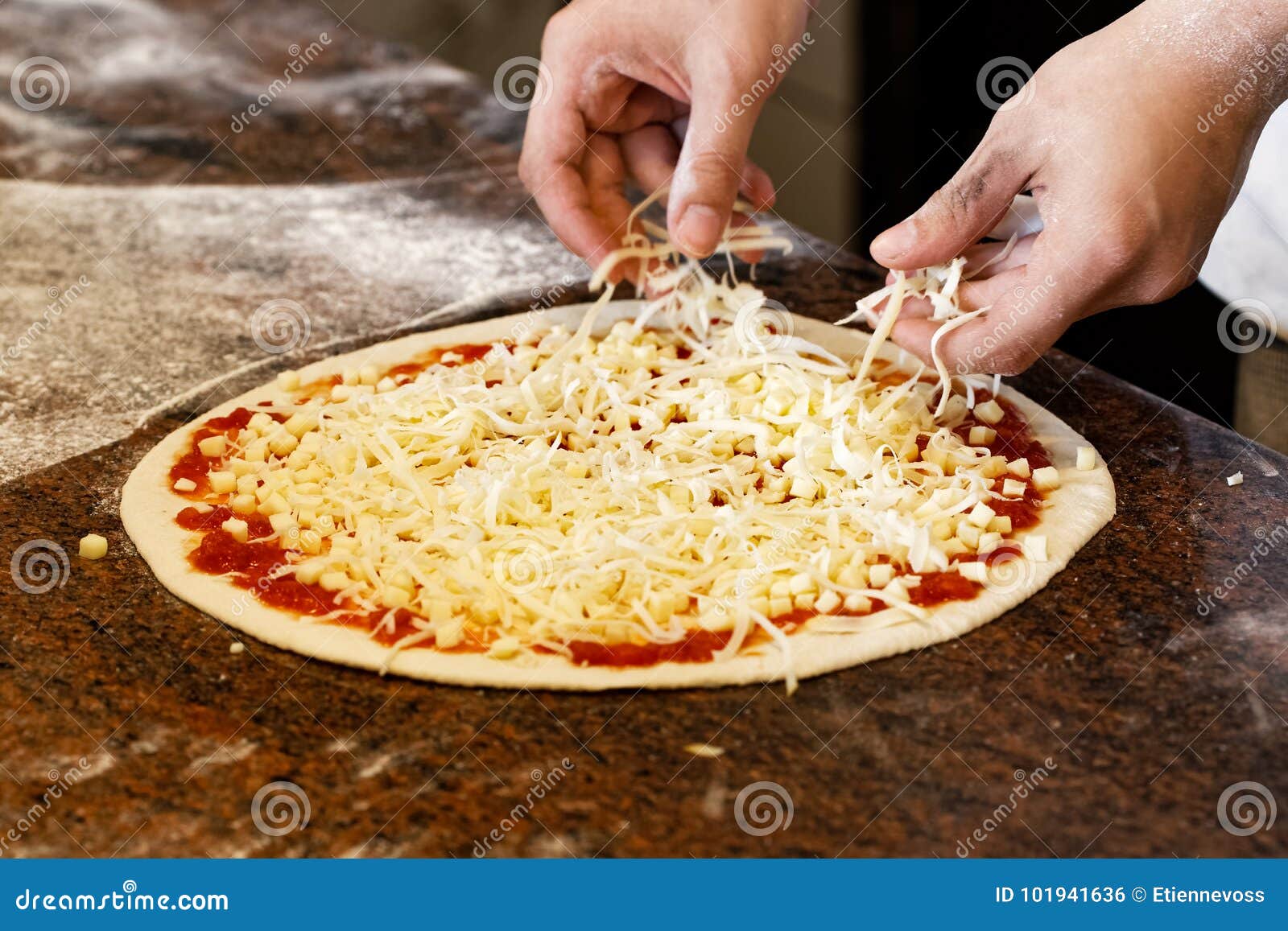 когда класть в пиццу сыр духовке (120) фото