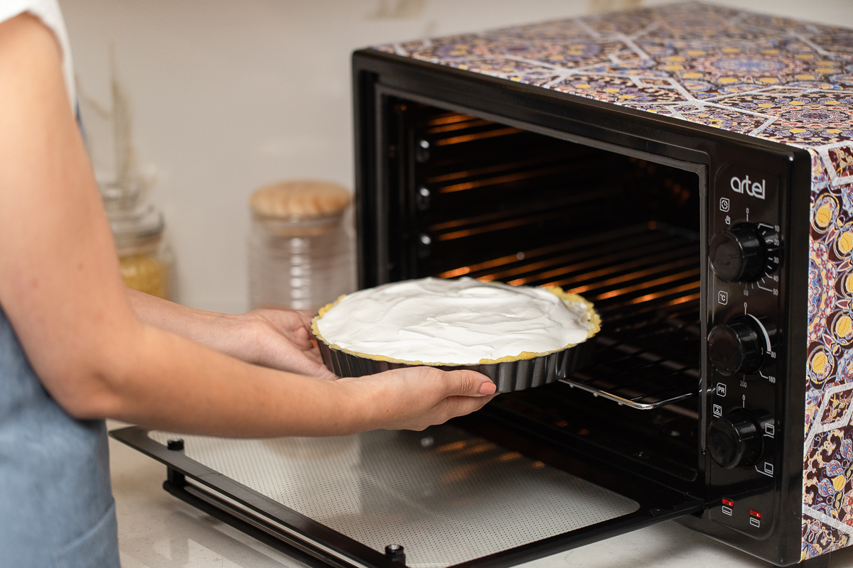 Температуры выпекания печенья. Печь для выпекания пирогов. Выпечка в духовке. Пирог в духовке. Печь для выпечки кондитерских.